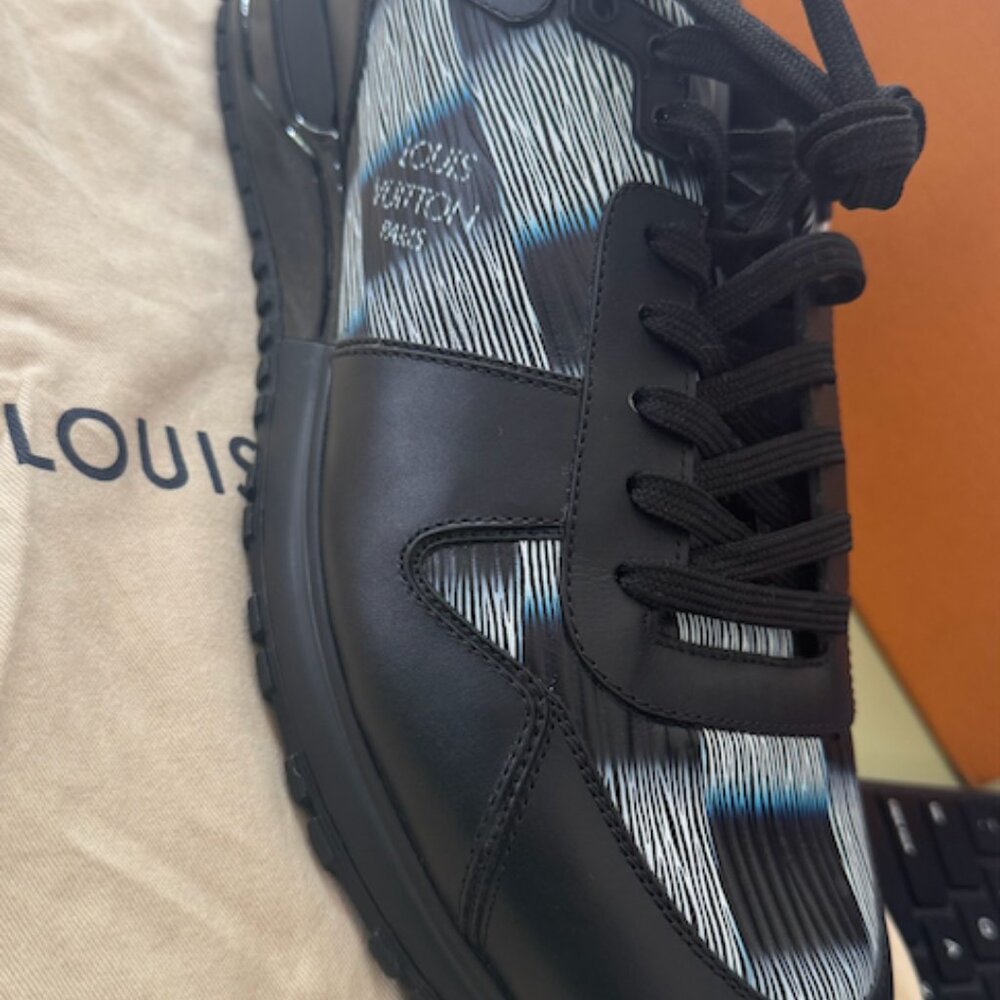 Louis Vuitton Sneakers - Picture 3 of 3
